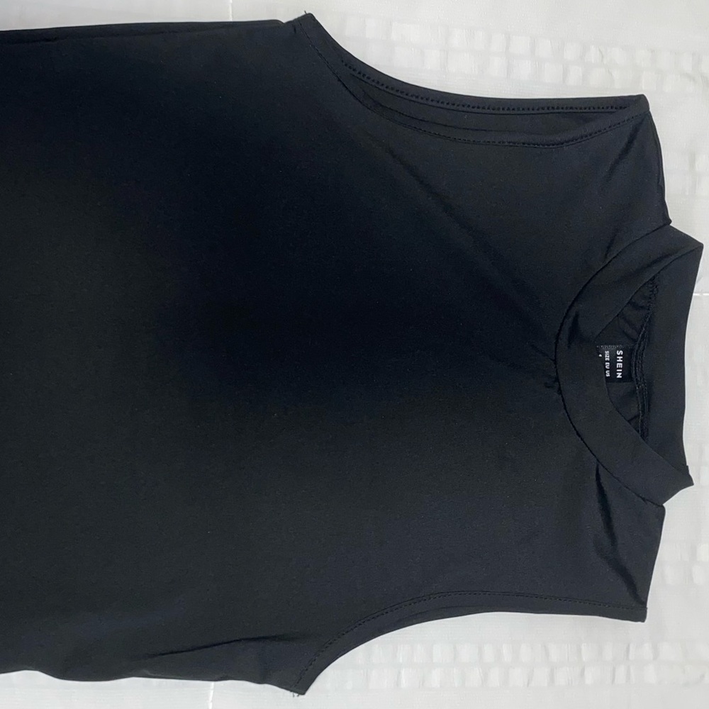 SHEIN Black Muscle Tee